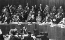 1950年11月，中国政府特别代表伍修权在联合国安全理事会控诉美国武装侵略中国领土台湾。