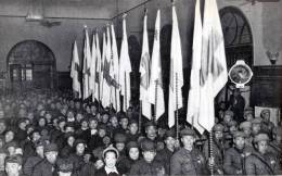 1952年3月我国医药卫生科学界人士组成了抗美援朝志愿防疫队开赴朝鲜