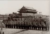 1954年5月1日庆祝“五一劳动节”的游行