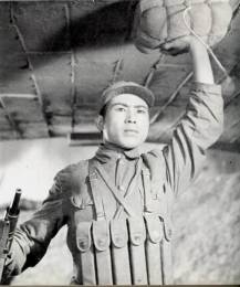 1955年长春电影制片厂出品电影《董存瑞》剧照