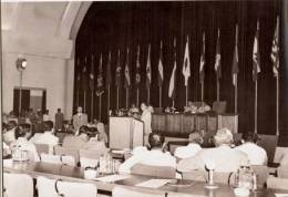 1955年4月24日周恩来总理在亚非会议闭幕会上发表讲话