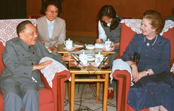 1987年9月邓小平会见英国首相撒切尔夫人
