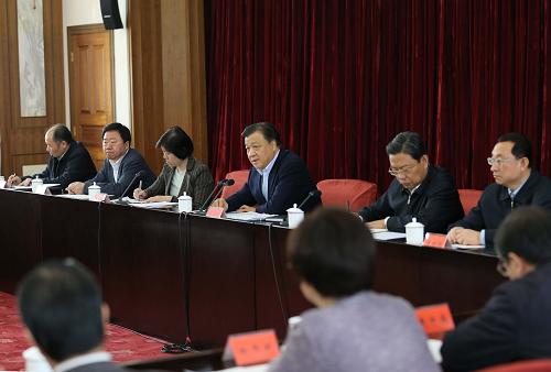 3月28日,中共中央政治局常委、中央党校校长刘云山在中央党校主持召开弘扬良好学风座谈会。新华社记者 刘卫兵 摄